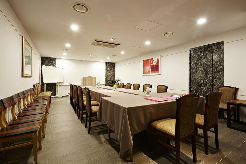 Hotel Namoo Cheong-Ju Cheongju Bagian luar foto