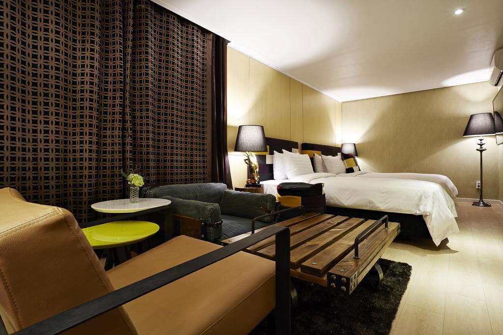 Hotel Namoo Cheong-Ju Cheongju Bagian luar foto